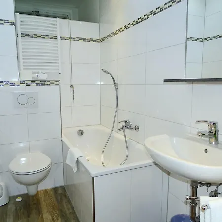 Apartment Avi Goodhouse Düsseldorf