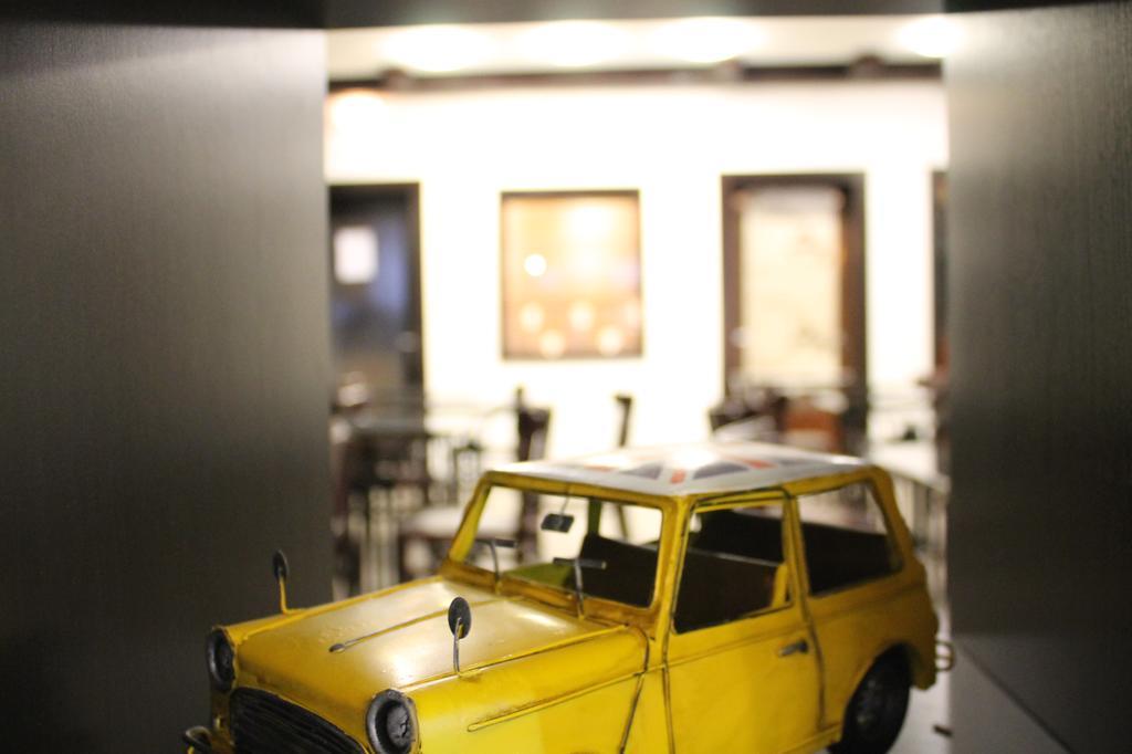 Apartment Avi Goodhouse *