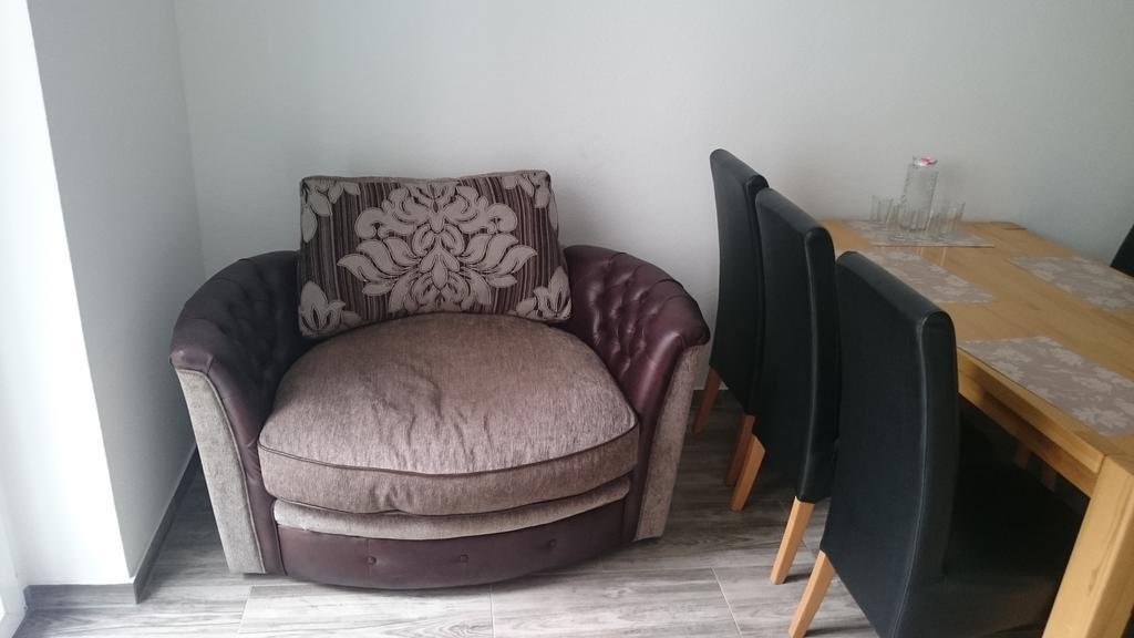 Avi Goodhouse Apartment