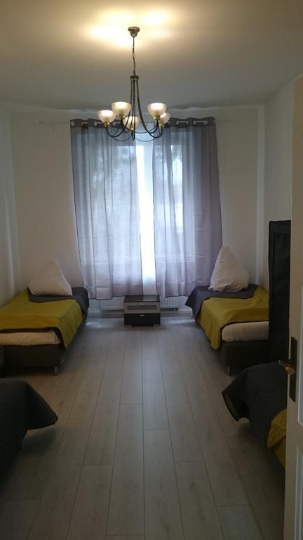 Avi Goodhouse * Dusseldorf