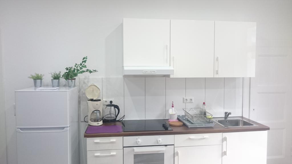 Avi Goodhouse Dusseldorf