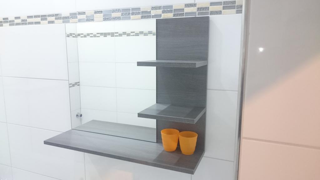 Apartment Avi Goodhouse *